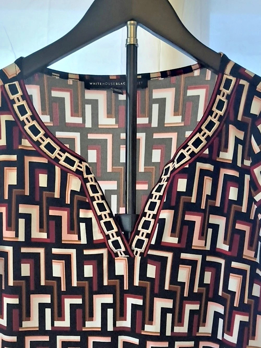 WHITE HOUSE BLACK MARKET Geometric Mini Dress in Black & Red Like New - Picture 2 of 2